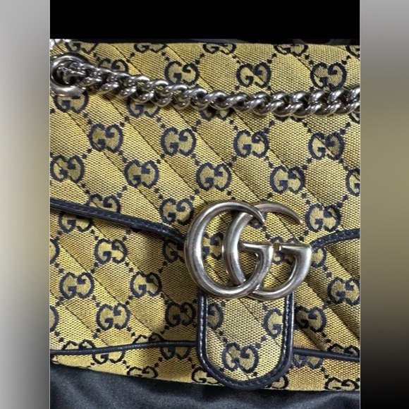 Gucci Marmont Women's Shoulder Bag - Picture 3 of 15